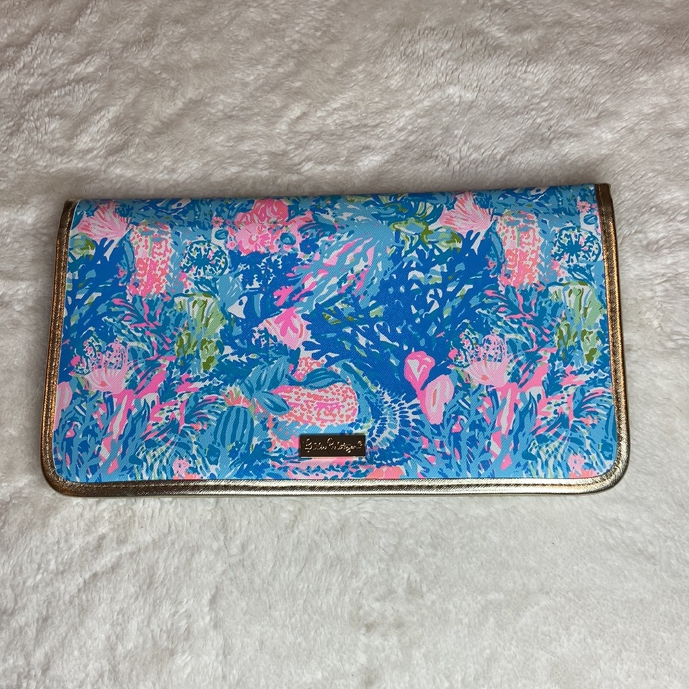 Lilly Pulitzer Floral Print Travel Wallet Organizer.